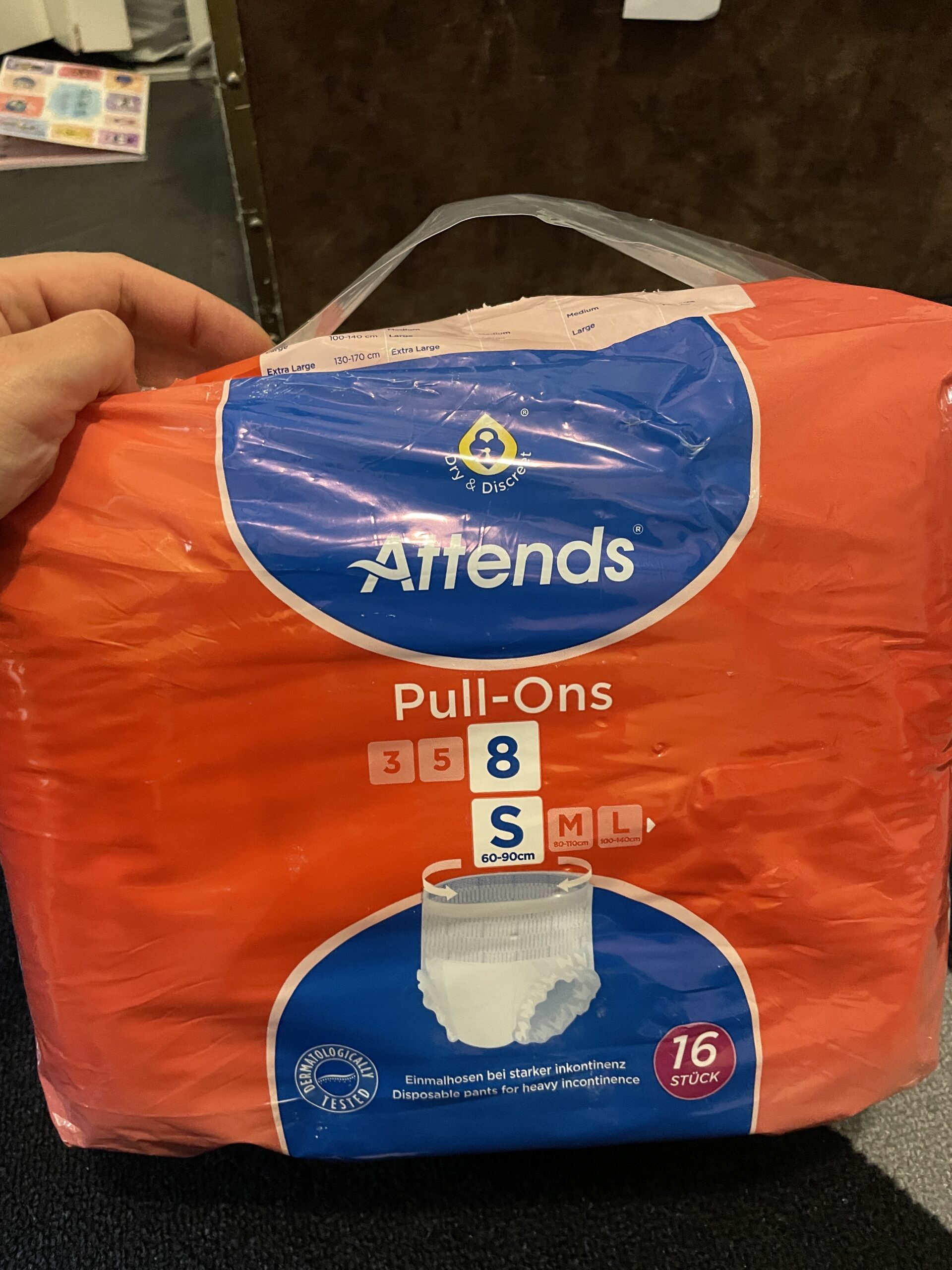 Aikuisen housuvaippoja