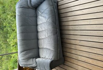 Hyvä 2 istuttava vuodesohva