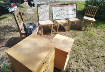 Large and small set of drawers, coffee table, carpets, curtains